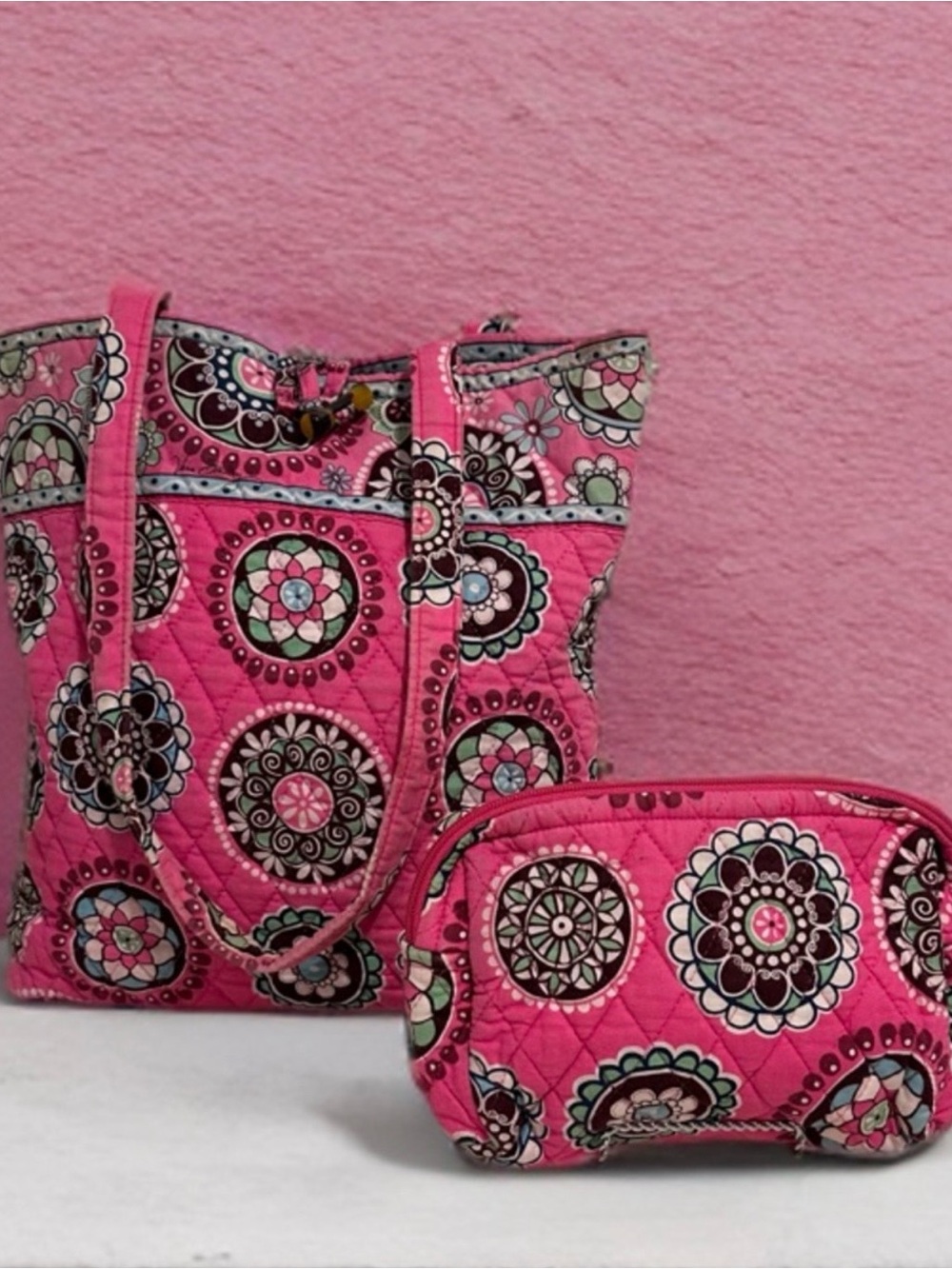 Vera Bradley 2-piece set. “Cupcakes Pink” quilted tote and cosmetic bag
